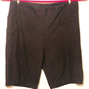 Black cotton bike shorts with pockets
